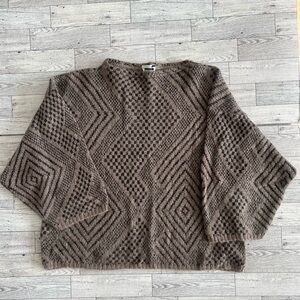 Bullocks Sweater‎ Geometric Design Cropped Taupe & Black Small/Medium